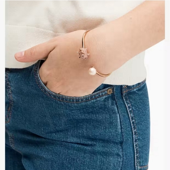 Kate Spade Imagination When Pigs Fly Open Hinge Dainty Rose Gold Bangle NWT - Picture 3 of 4
